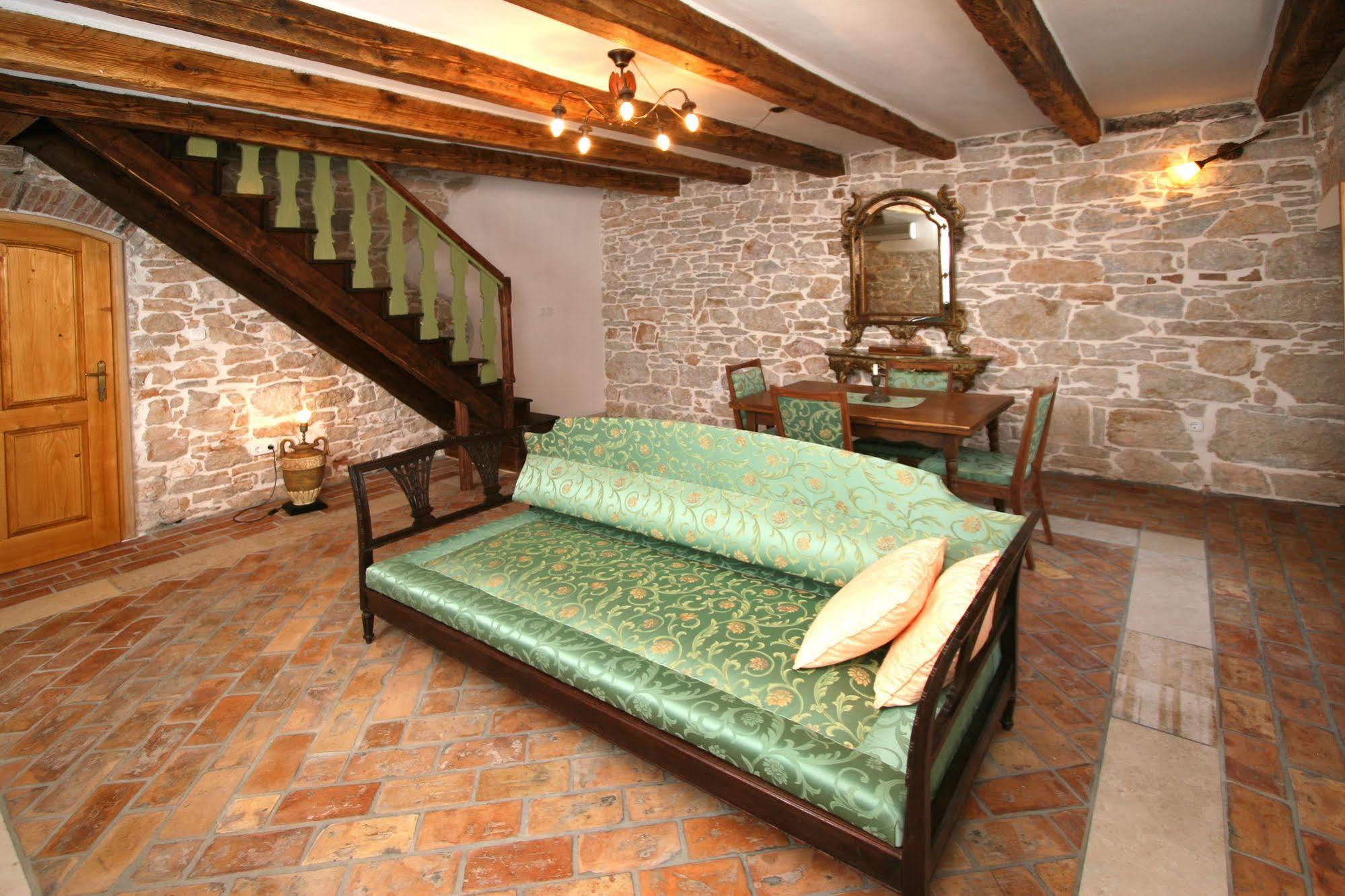 Kastel Kastelir Bed & Breakfast Exterior photo
