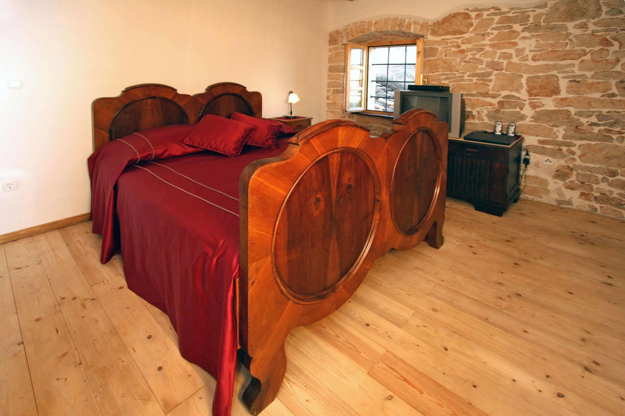 Kastel Kastelir Bed & Breakfast Exterior photo