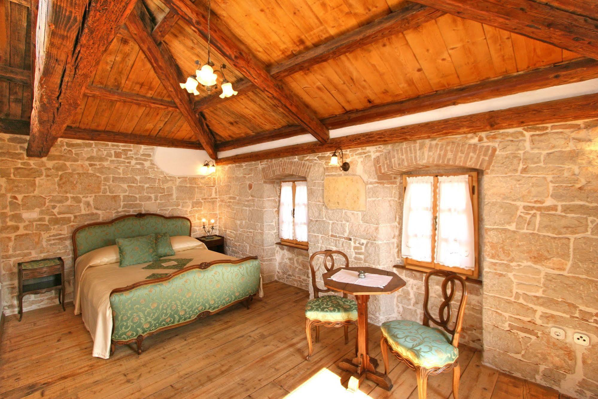 Kastel Kastelir Bed & Breakfast Exterior photo