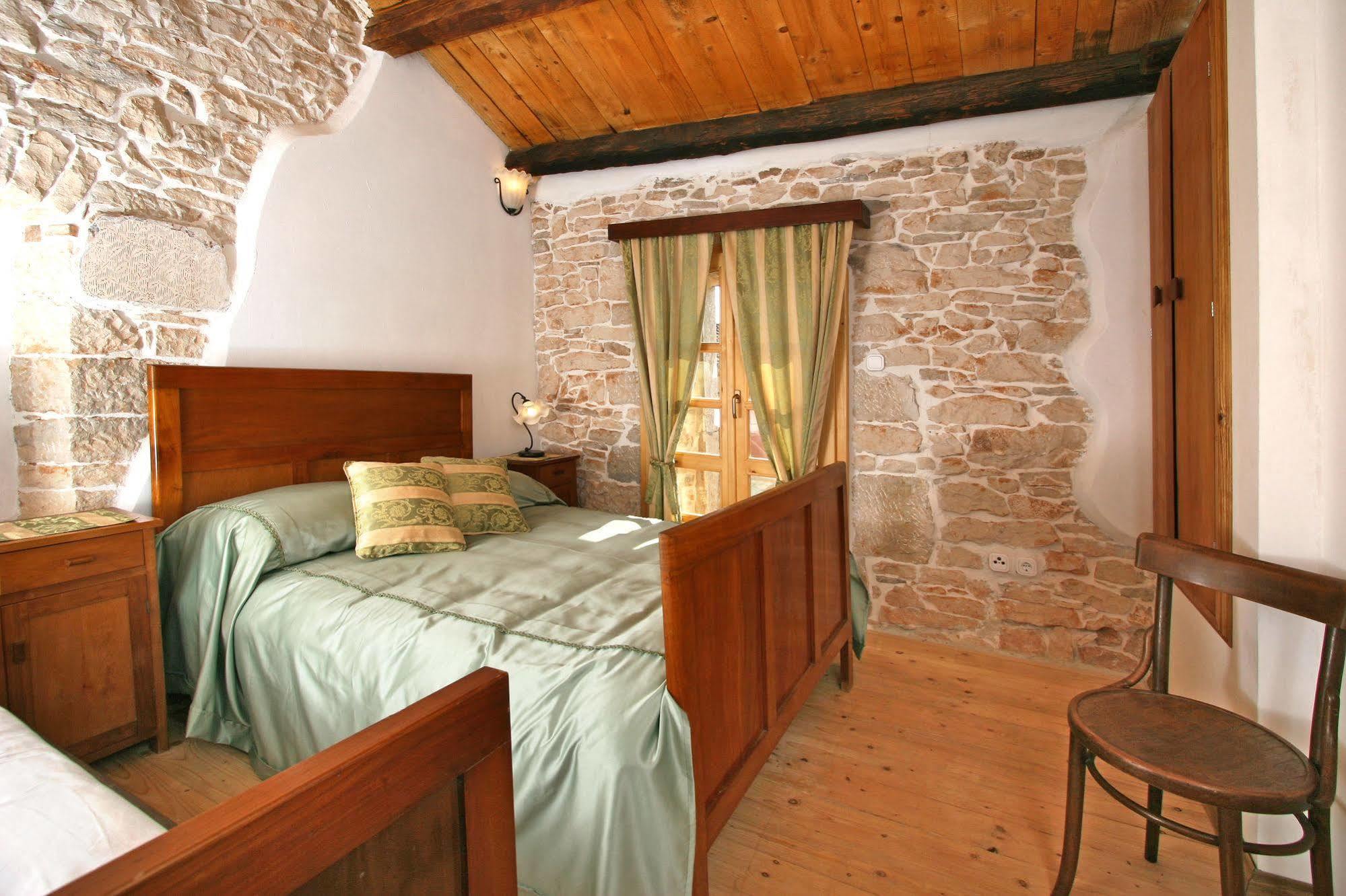 Kastel Kastelir Bed & Breakfast Exterior photo
